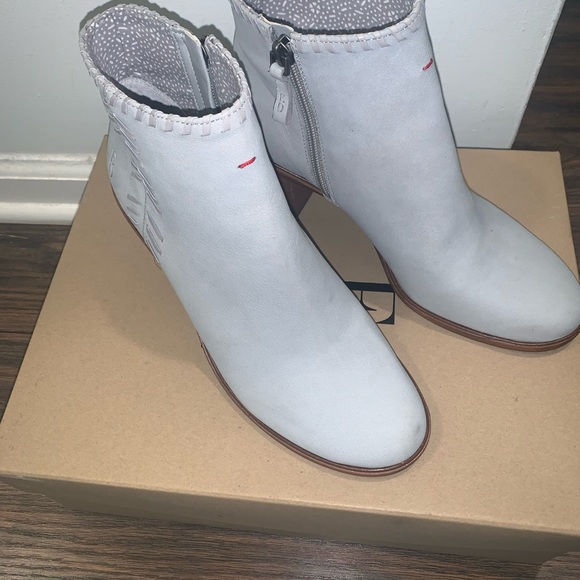 Ellen DeGeneres Leather Ankle Boots Susumu Gravel Gray Size 8 - Picture 4 of 13